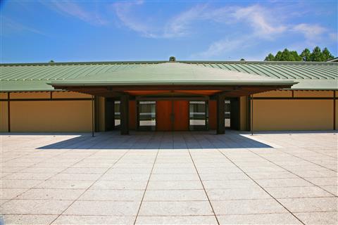 京都迎賓館　正面玄関　提供；京都迎賓館